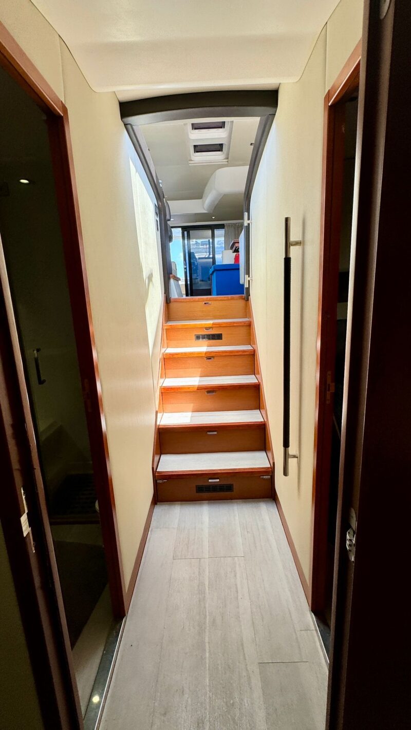 60ft Prestige Yacht available in Miami with 1 jet ski included for one hrs for up to 13 Guest. - Image 6